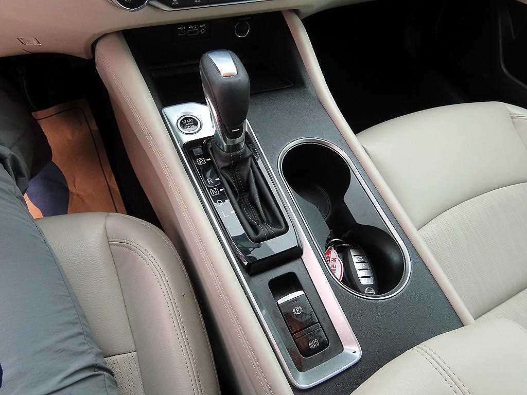Nissan Altima - Vista 10
