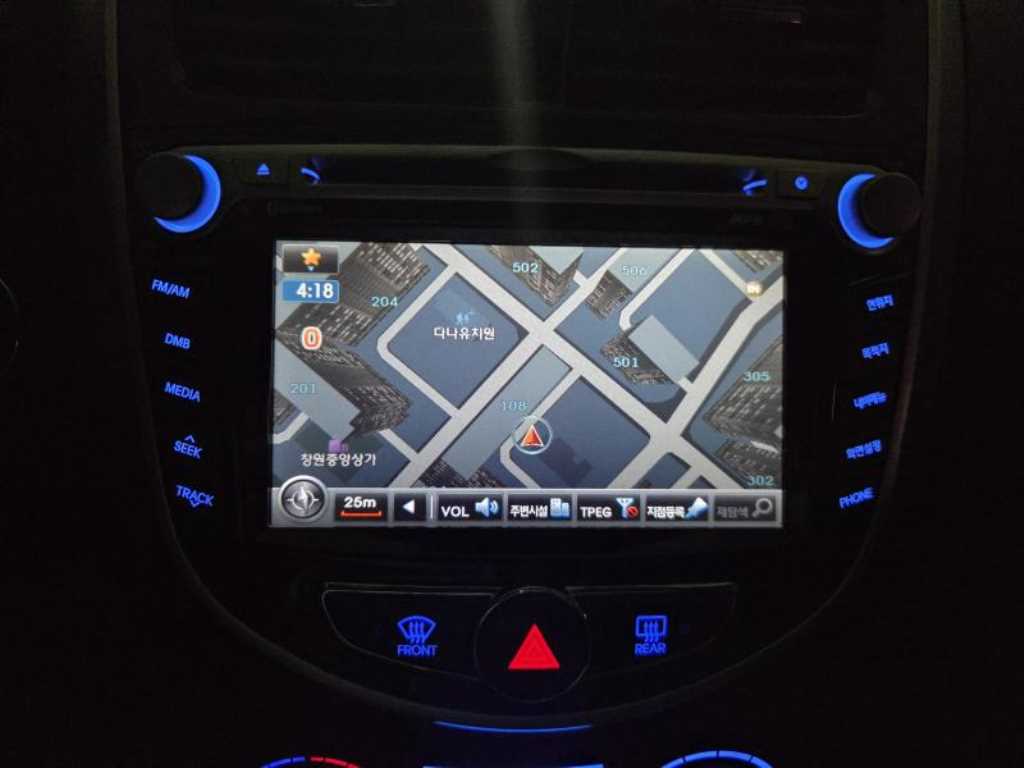 HYUNDAI Accent - Vista 5