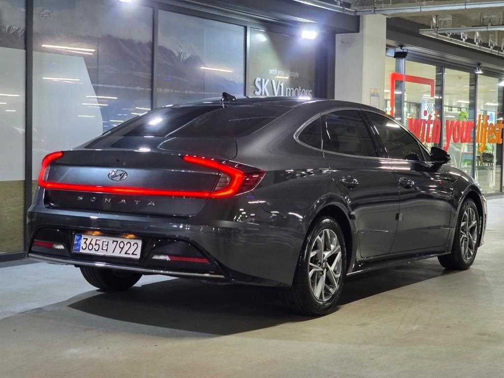 HYUNDAI Sonata - Vista 4