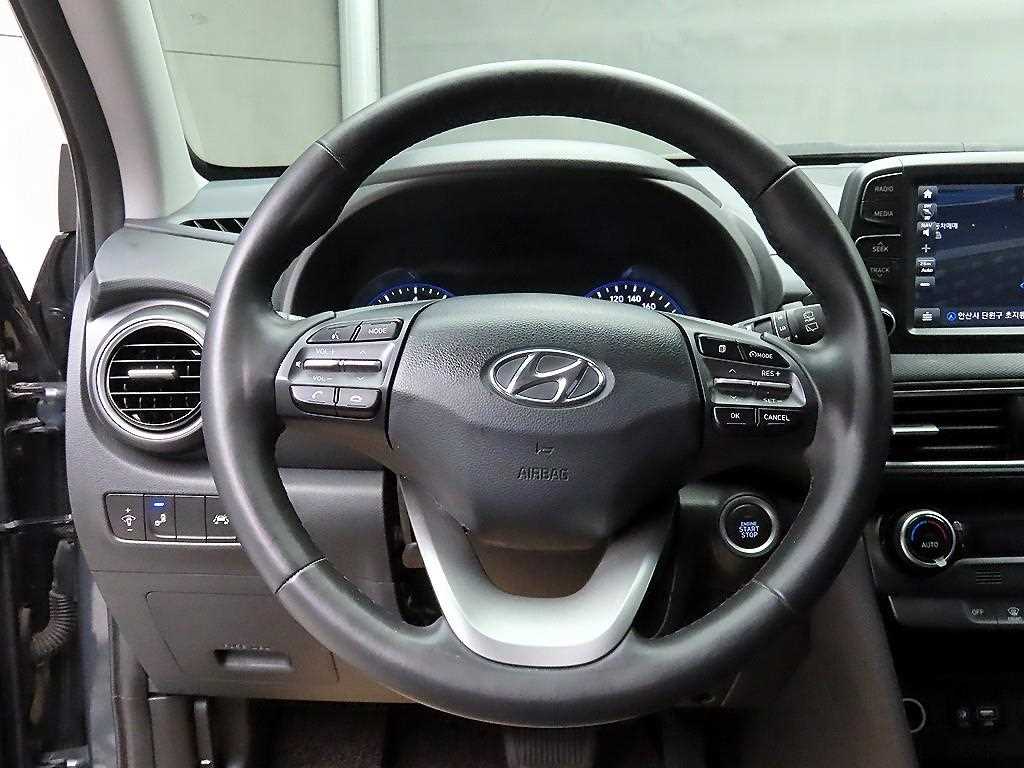 HYUNDAI Kona - Vista 9