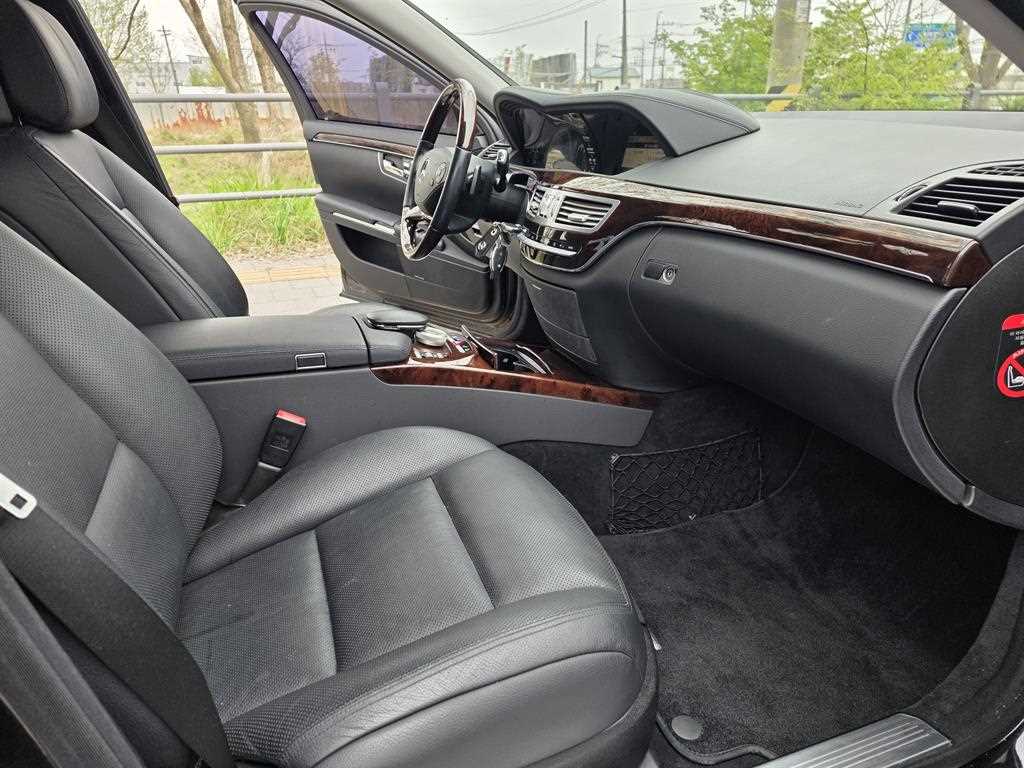 Mercedes Benz S Class - Vista 10