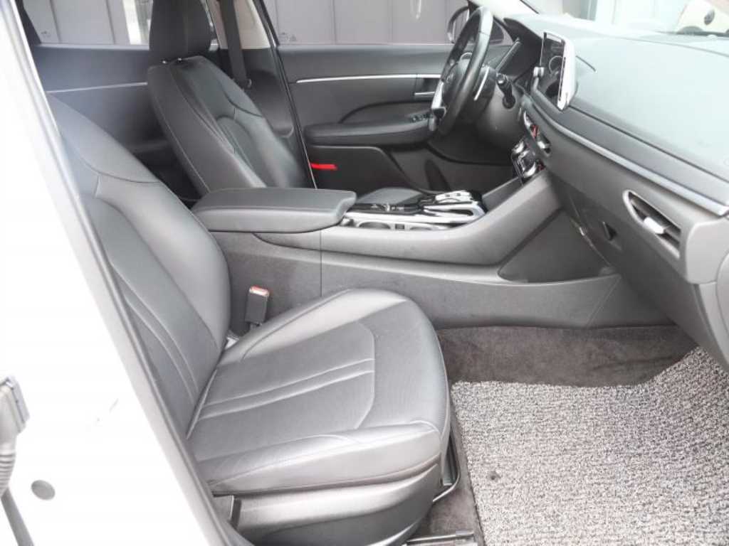 HYUNDAI Sonata - Vista 12