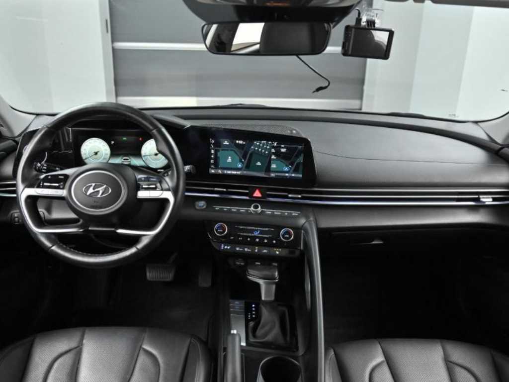 HYUNDAI Avante - Vista 7