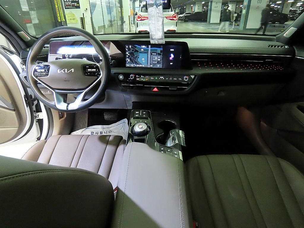KIA K8 - Vista 10
