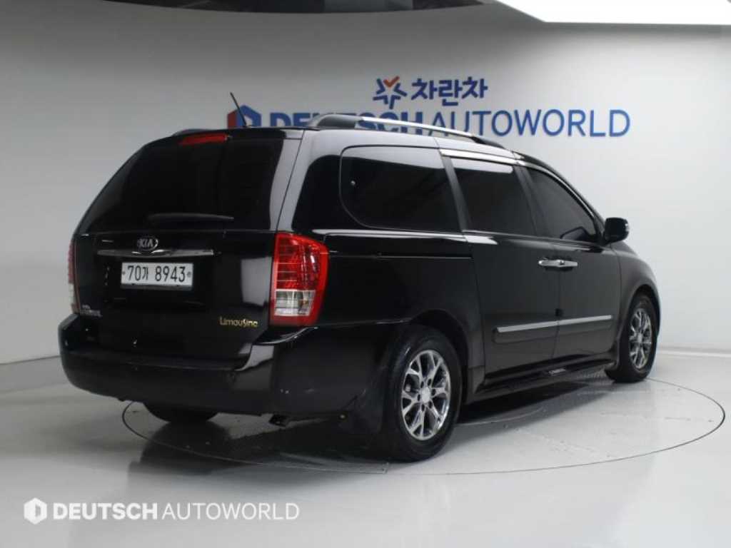 KIA Carnival - Vista 4