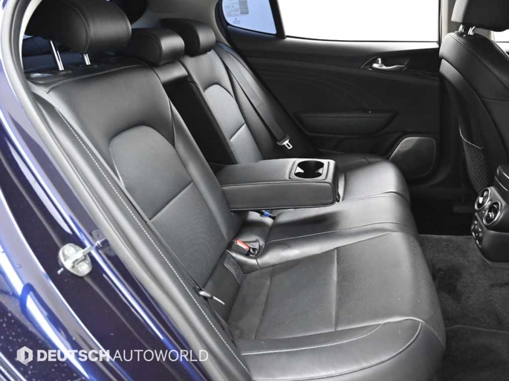 KIA Stinger - Vista 12