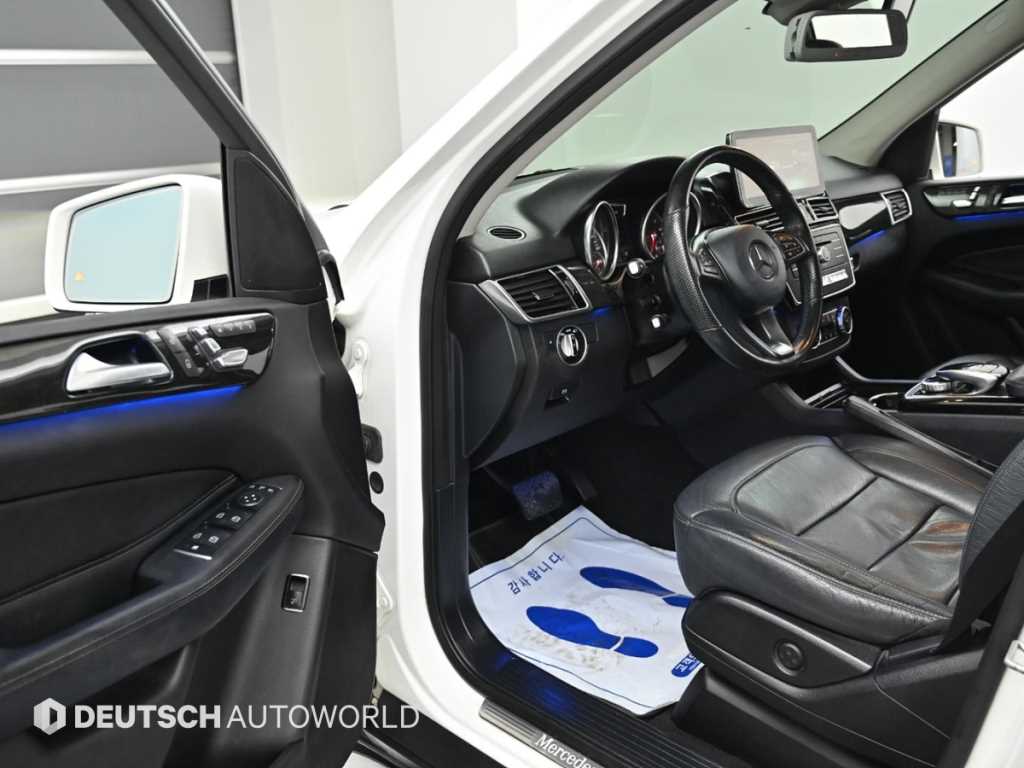 Mercedes Benz GLE Class - Vista 11