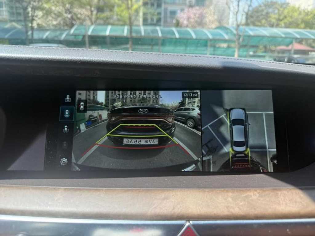 Genesis G90 - Vista 10