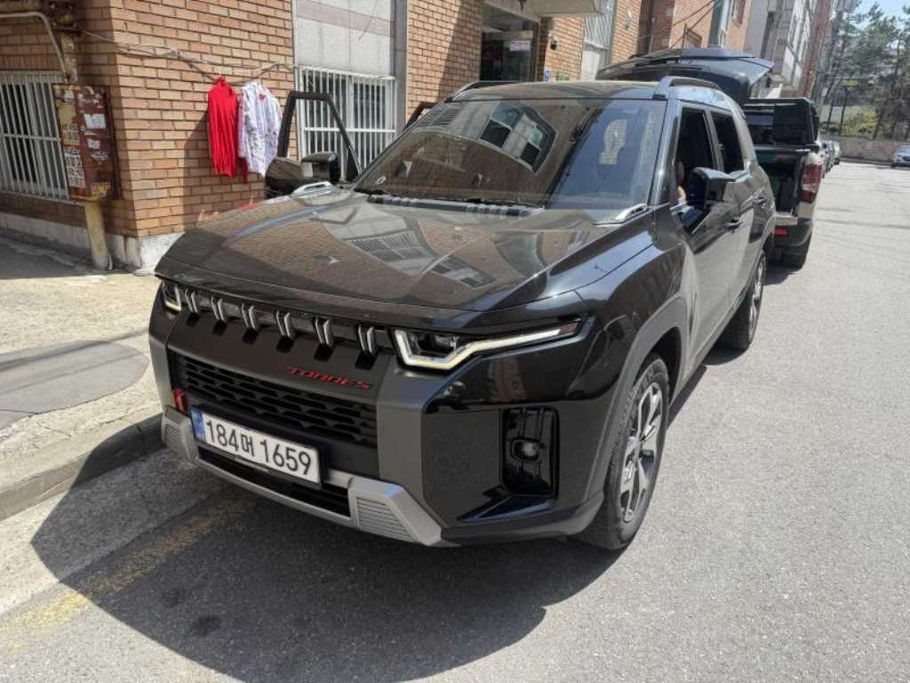 Ssangyong Torres 2023 Negro - Importación desde Corea - HF Imports Iquique - Foto 1
