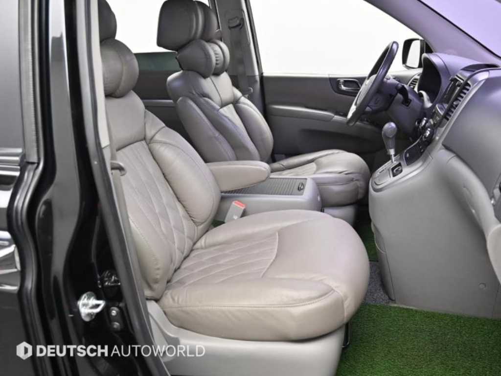 KIA Carnival - Vista 7