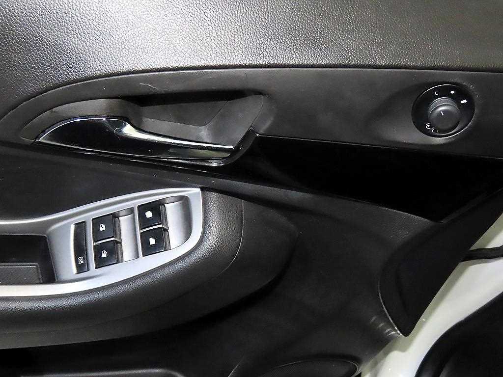 Chevrolet Orlando 2012 Blanco - Importación desde Corea - HF Imports Iquique - Foto 14