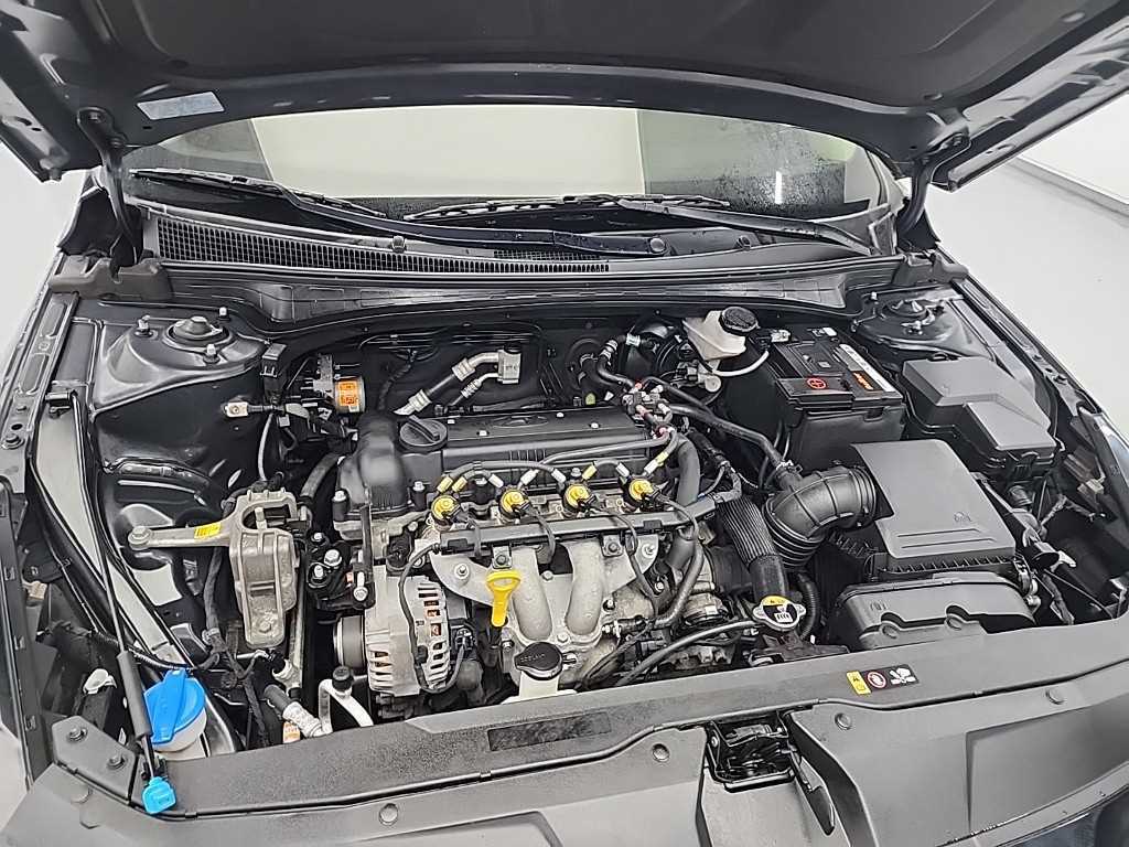 HYUNDAI Avante - Vista 5