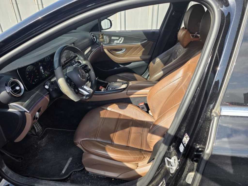 Mercedes Benz E class - Vista 4