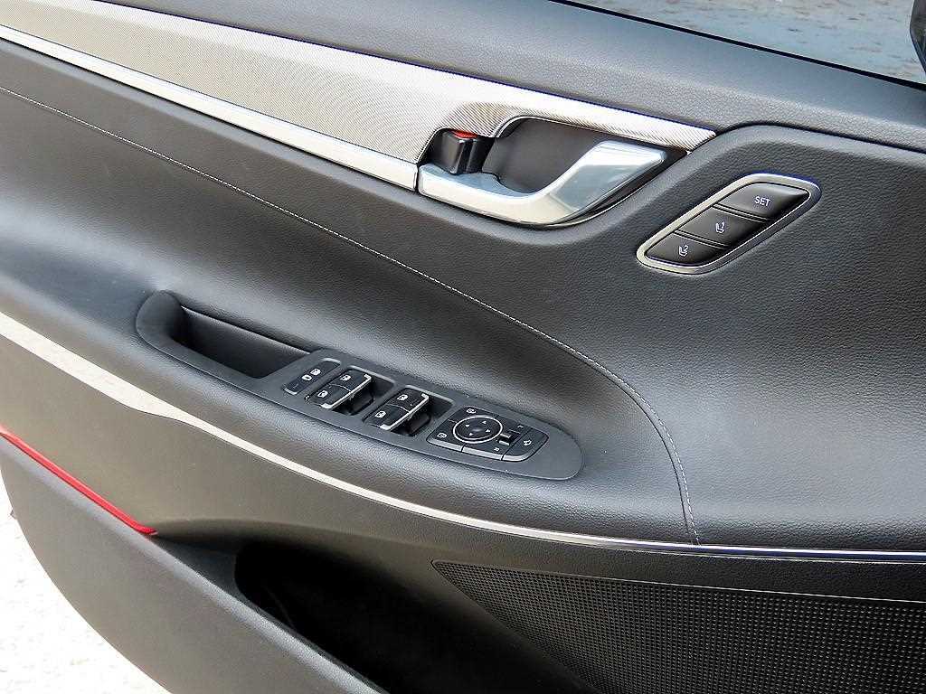 HYUNDAI Grandeur - Vista 11