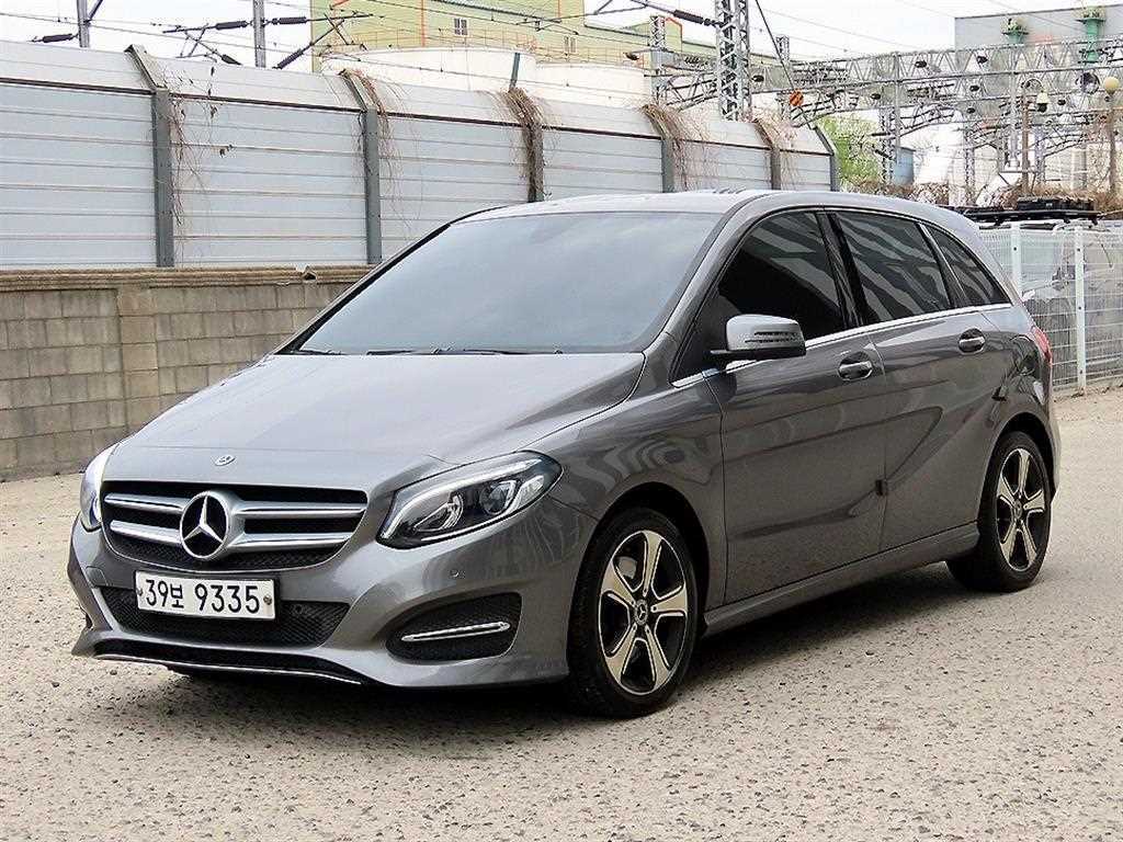 Mercedes Benz B Class (MY B) - Vista 2