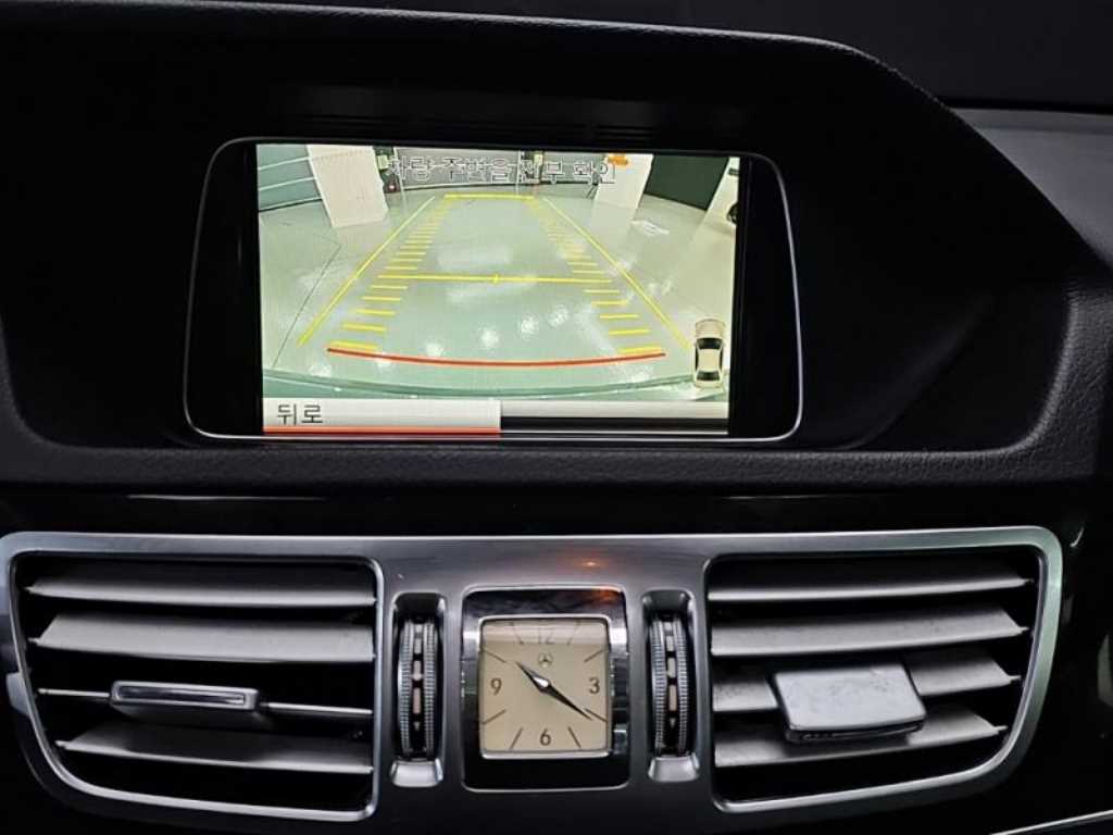 Mercedes Benz E class - Vista 11
