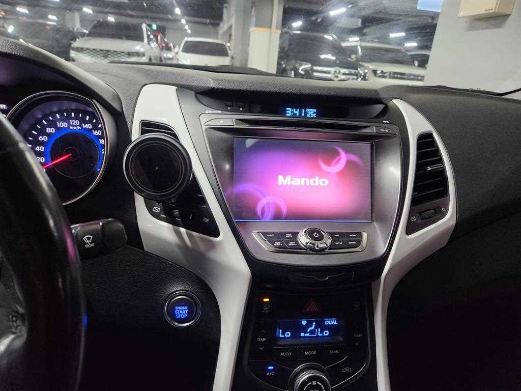 HYUNDAI Avante 2015 Blanco - Importación desde Corea - HF Imports Iquique - Foto 14