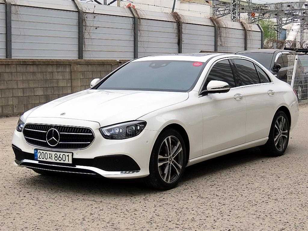 Mercedes Benz E class - Vista 2