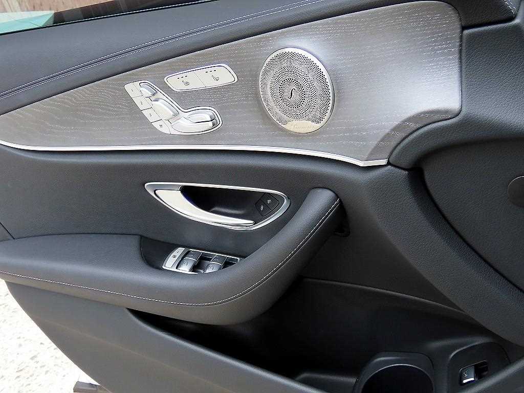 Mercedes Benz E class - Vista 12