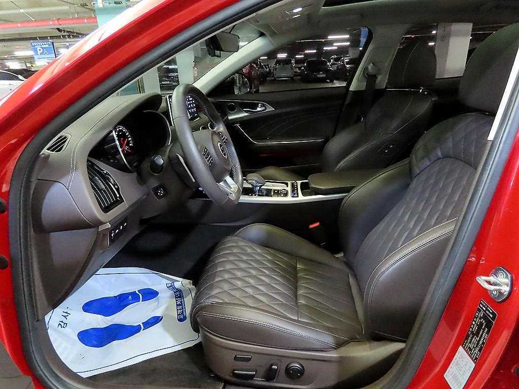 KIA Stinger - Vista 6