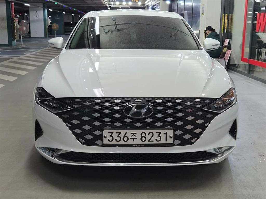 HYUNDAI Grandeur - Vista 2
