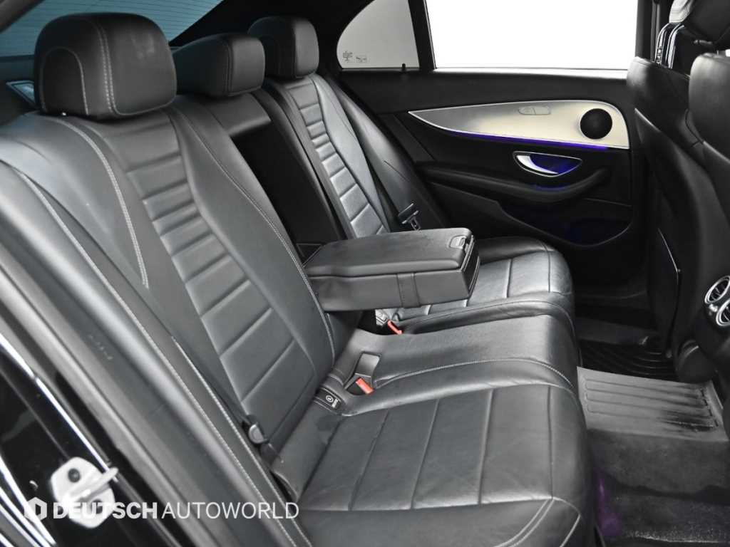 Mercedes Benz E class - Vista 12
