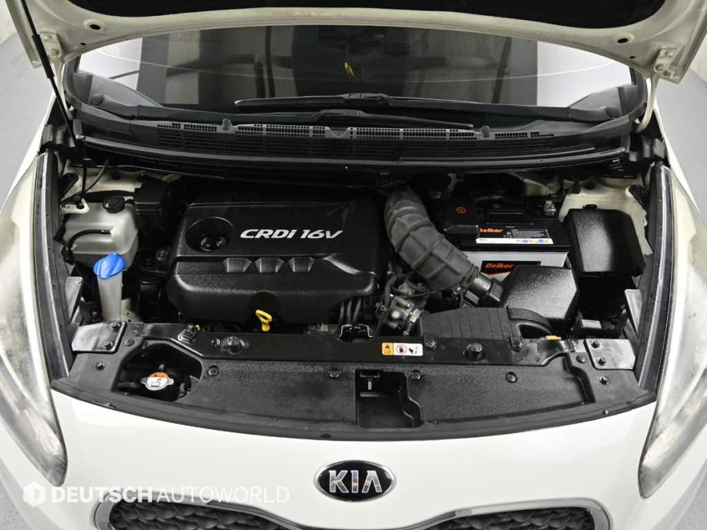 KIA Carens - Vista 6