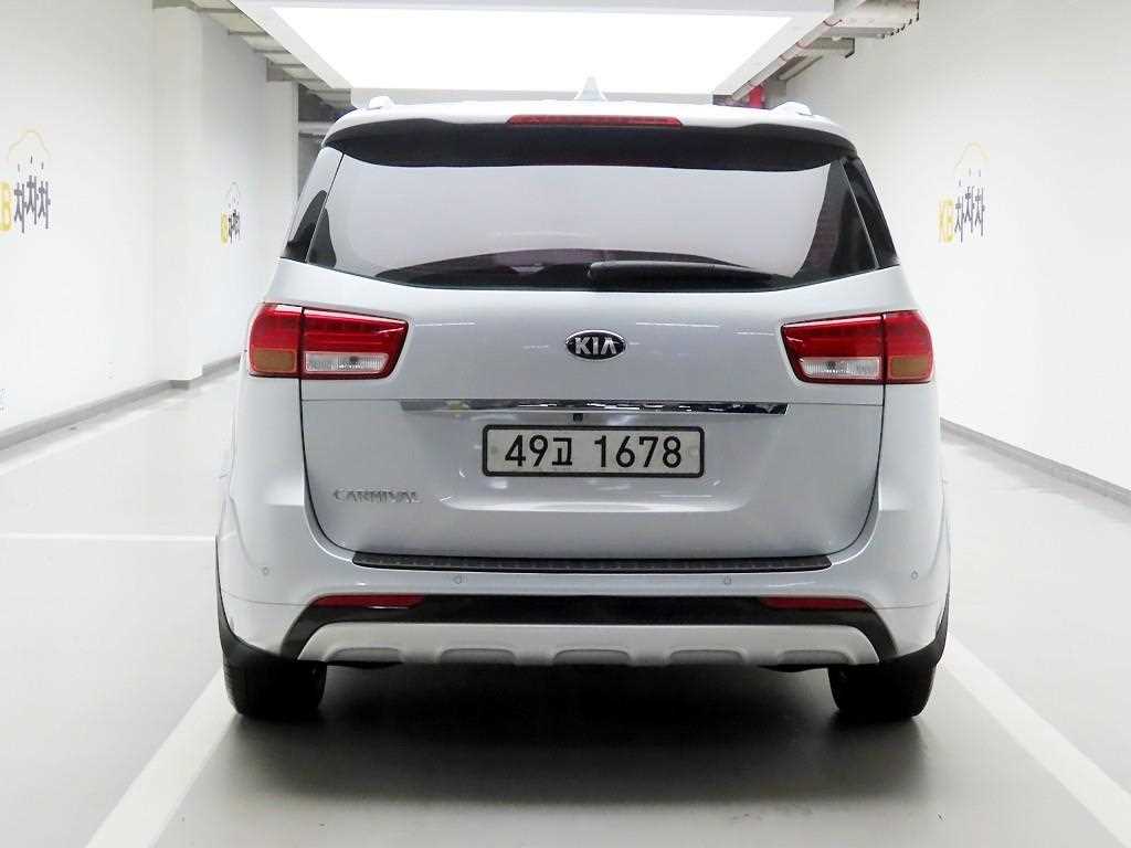 KIA Carnival - Vista 3