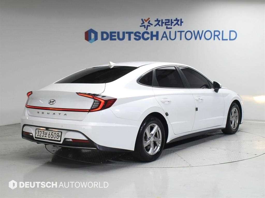 HYUNDAI Sonata - Vista 2