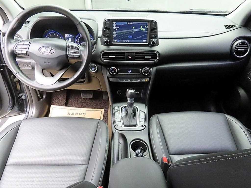 HYUNDAI Kona - Vista 7