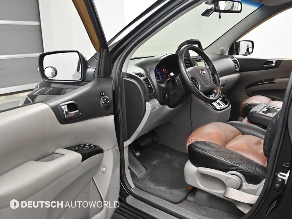 KIA Carnival - Vista 6