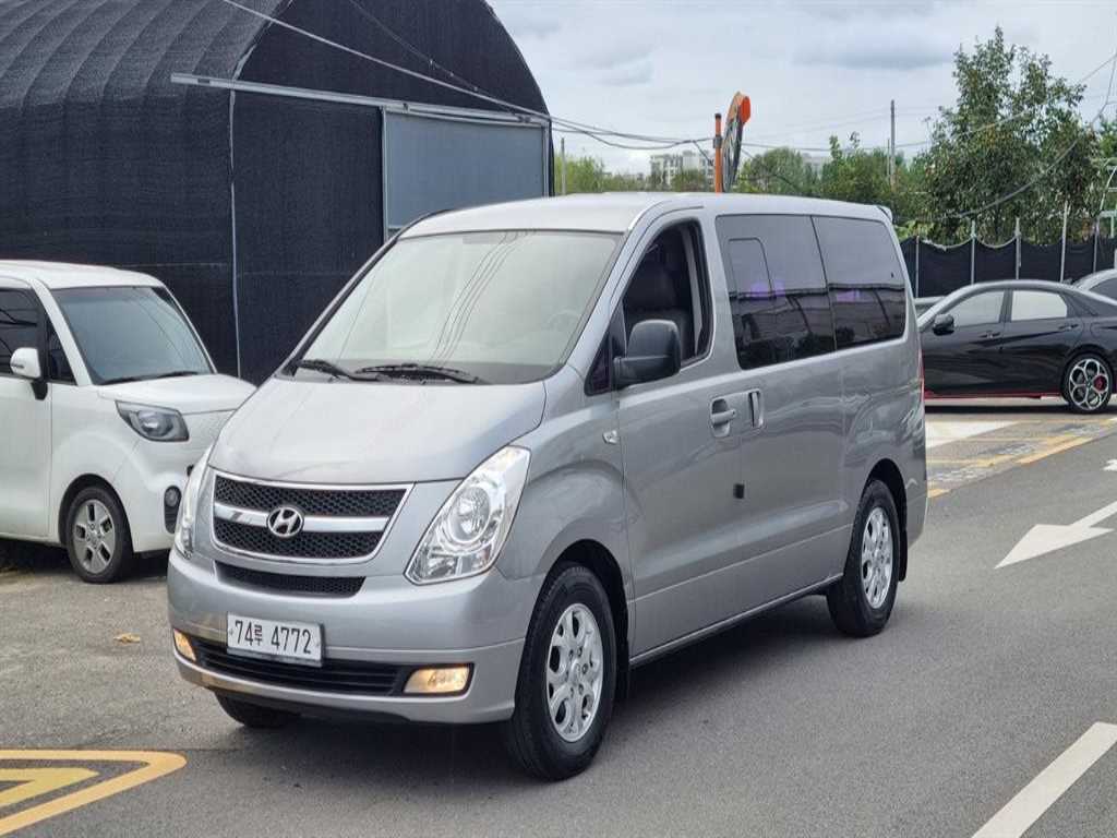 HYUNDAI Starex 2011 Plateado - Importación desde Corea - HF Imports Iquique - Foto 1