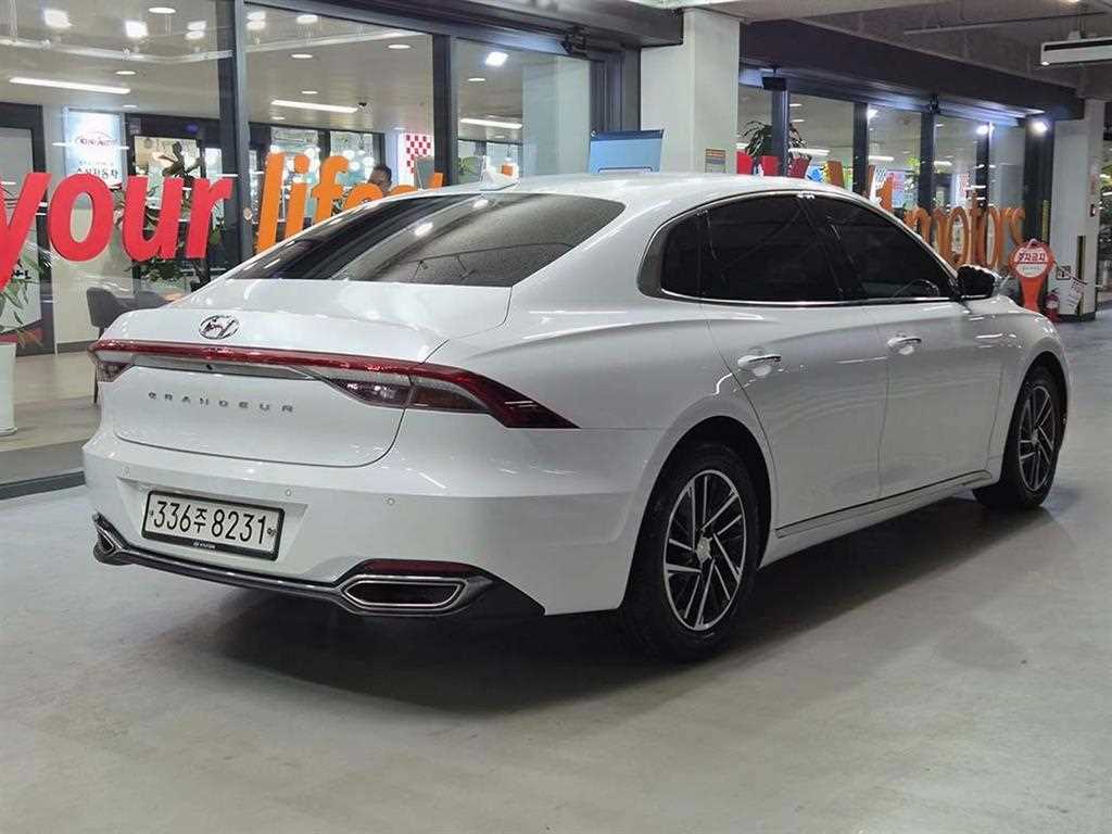 HYUNDAI Grandeur - Vista 4