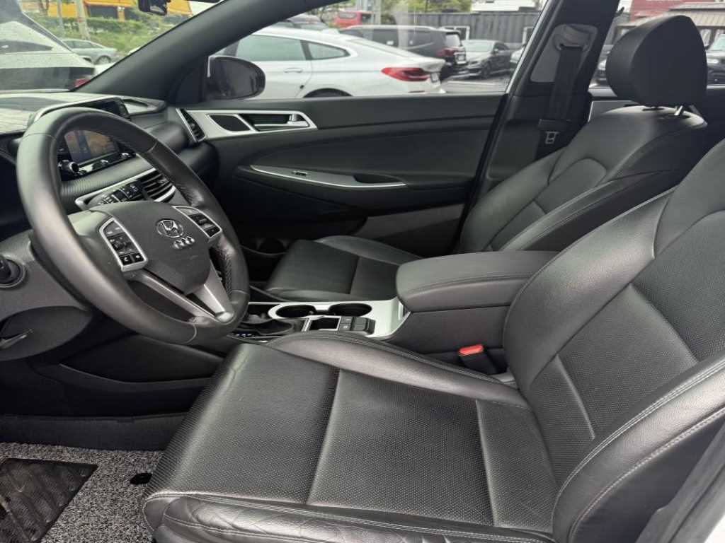 HYUNDAI Tucson - Vista 5