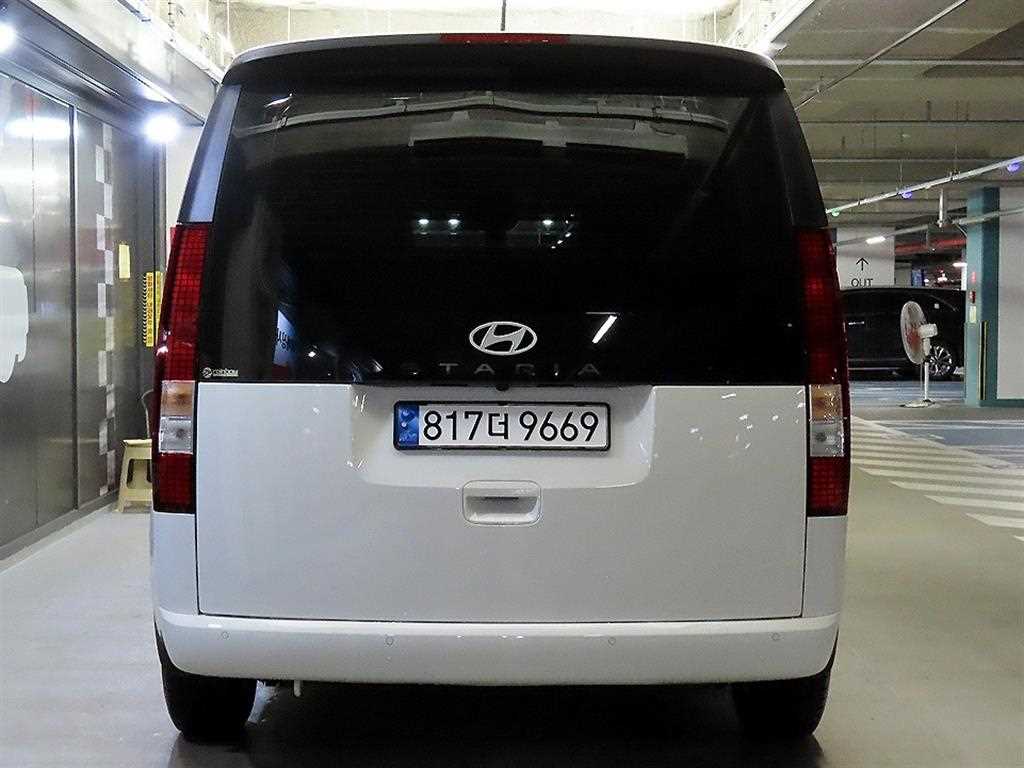 HYUNDAI Staria - Vista 5