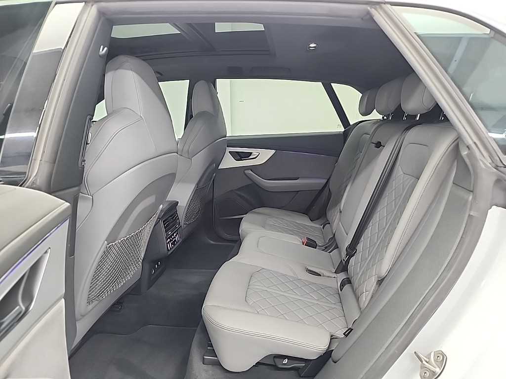 Audi Q8 - Vista 12