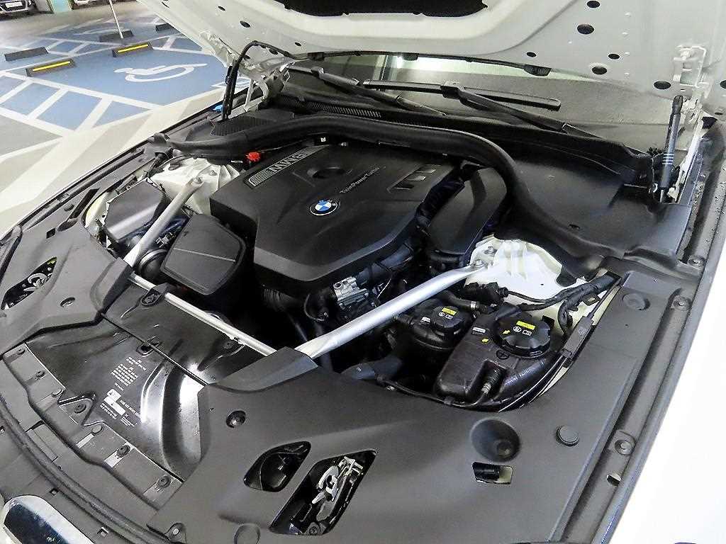 BMW 5 Series 2018 Blanco - Importación desde Corea - HF Imports Iquique - Foto 19