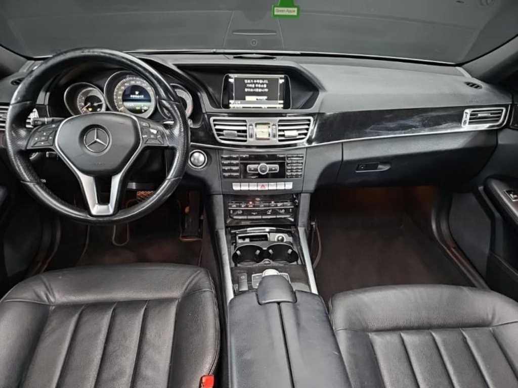 Mercedes Benz E class - Vista 5