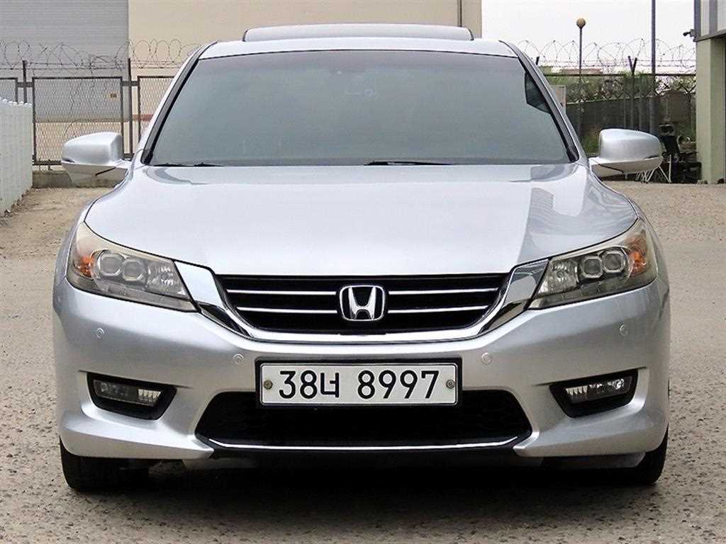 Honda Accord - Vista 2