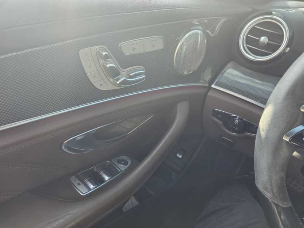 Mercedes Benz E class - Vista 6