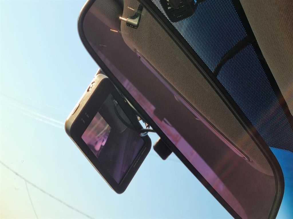 HYUNDAI Avante - Vista 10