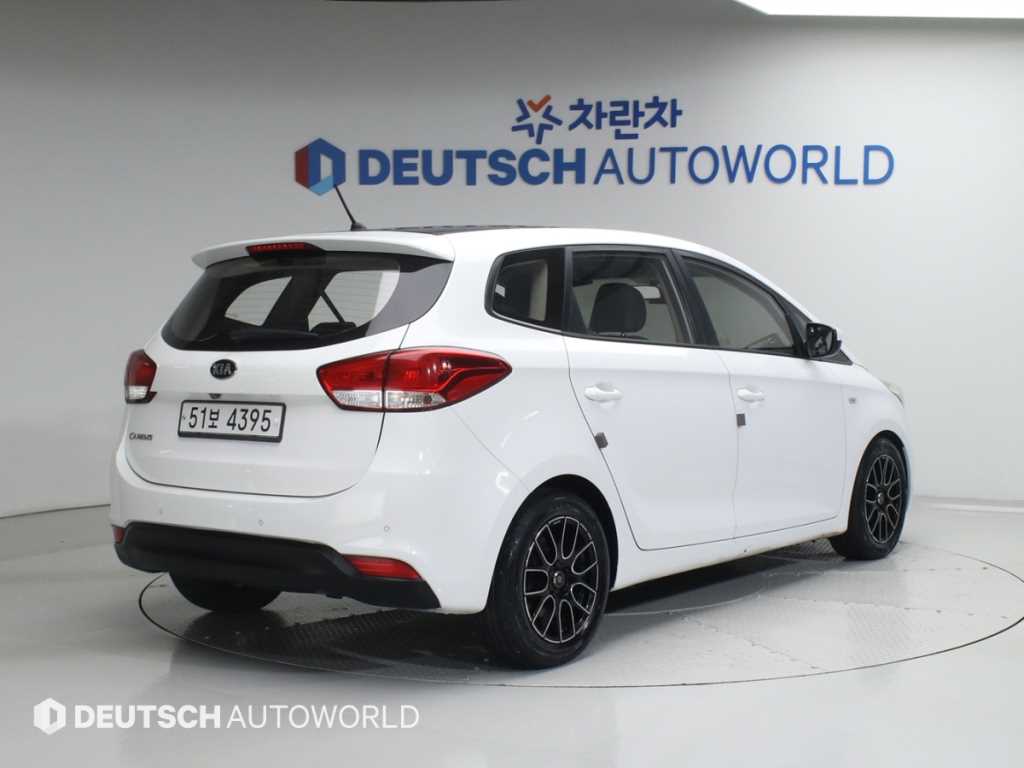 KIA Carens - Vista 2