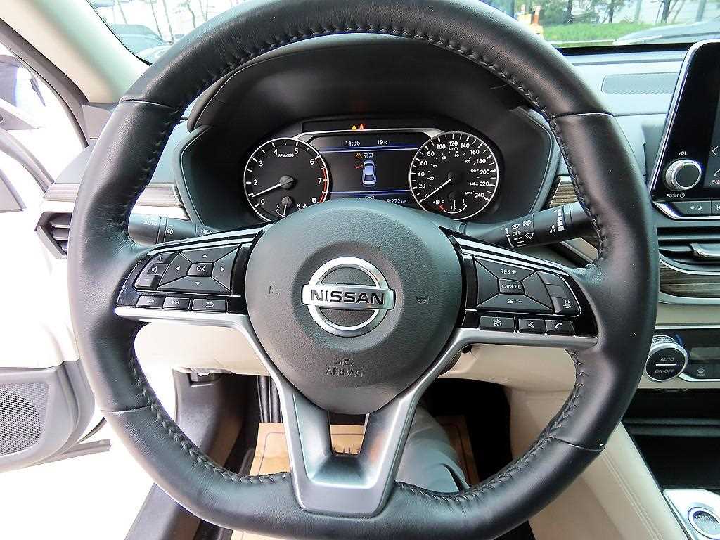 Nissan Altima - Vista 8