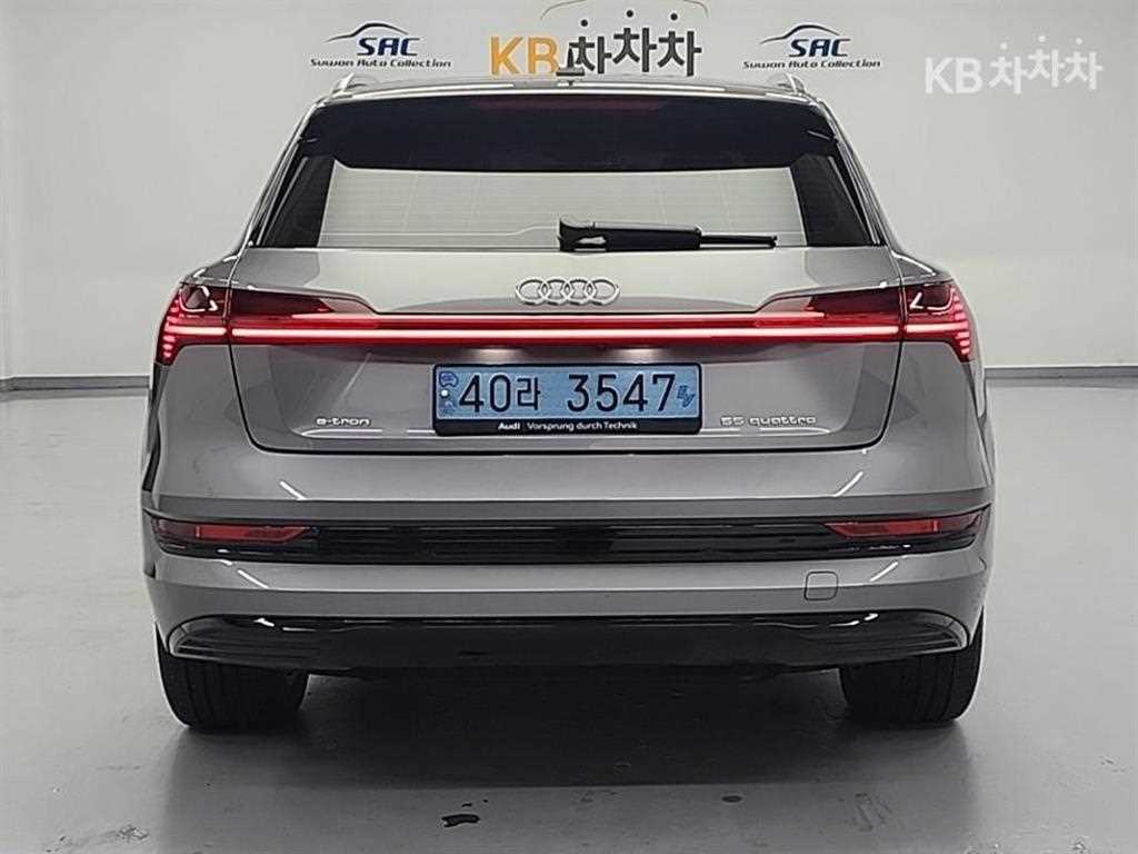 Audi e-Tron - Vista 3