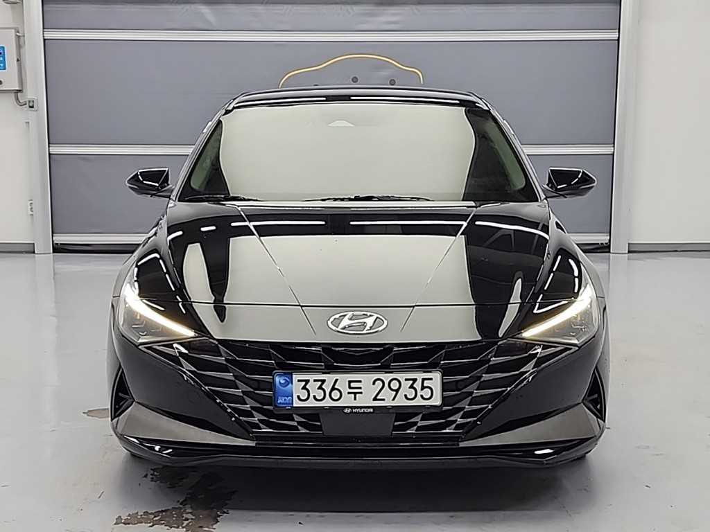 HYUNDAI Avante - Vista 2