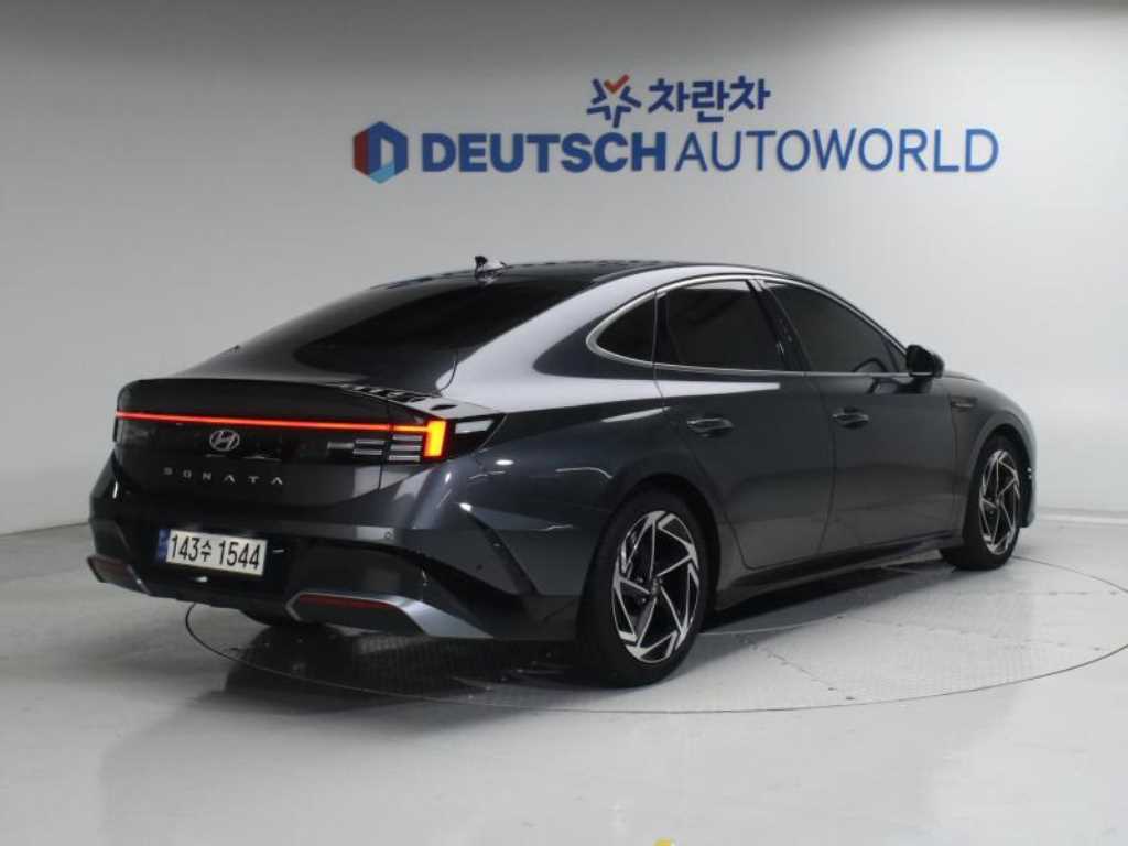 HYUNDAI Sonata - Vista 2