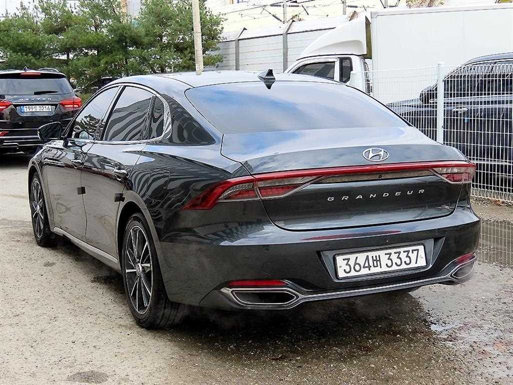 HYUNDAI Grandeur - Vista 3