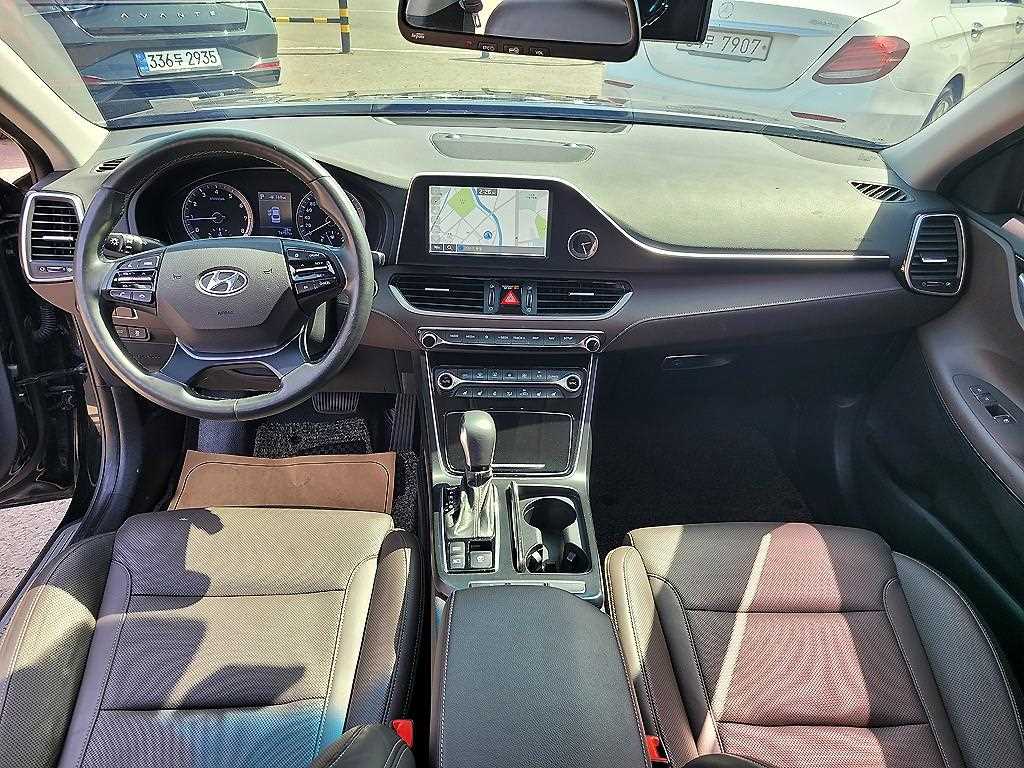 HYUNDAI Grandeur - Vista 5