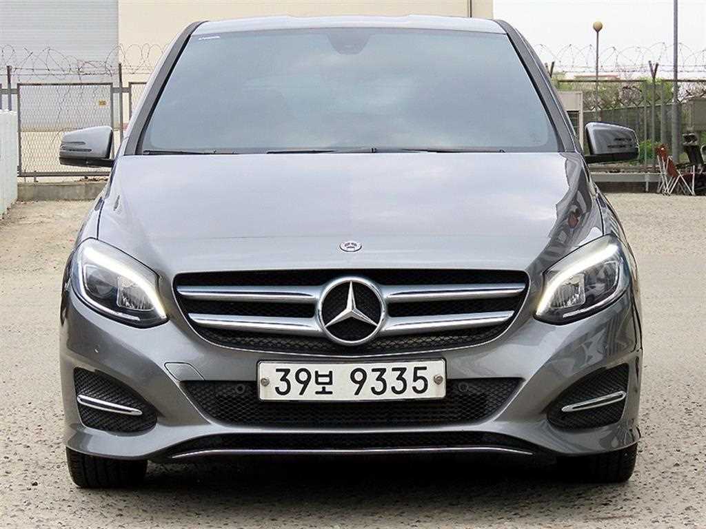 Mercedes Benz B Class (MY B) 2018 Gris - Importación desde Corea - HF Imports Iquique - Foto 1