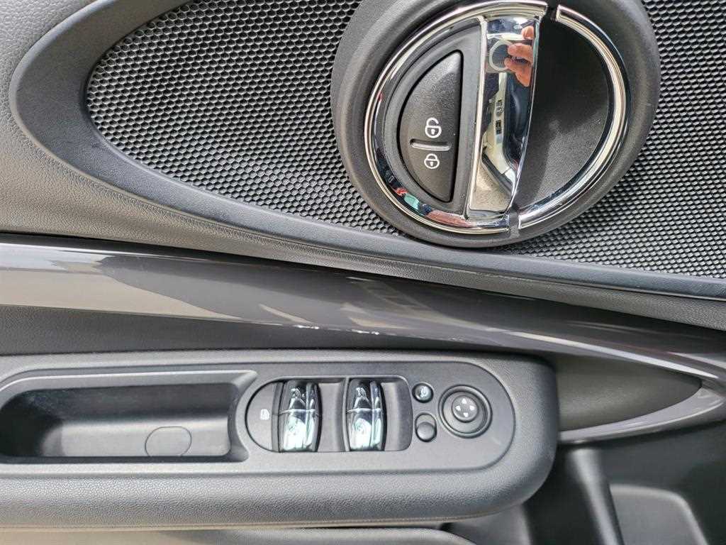 Mini Clubman - Vista 12